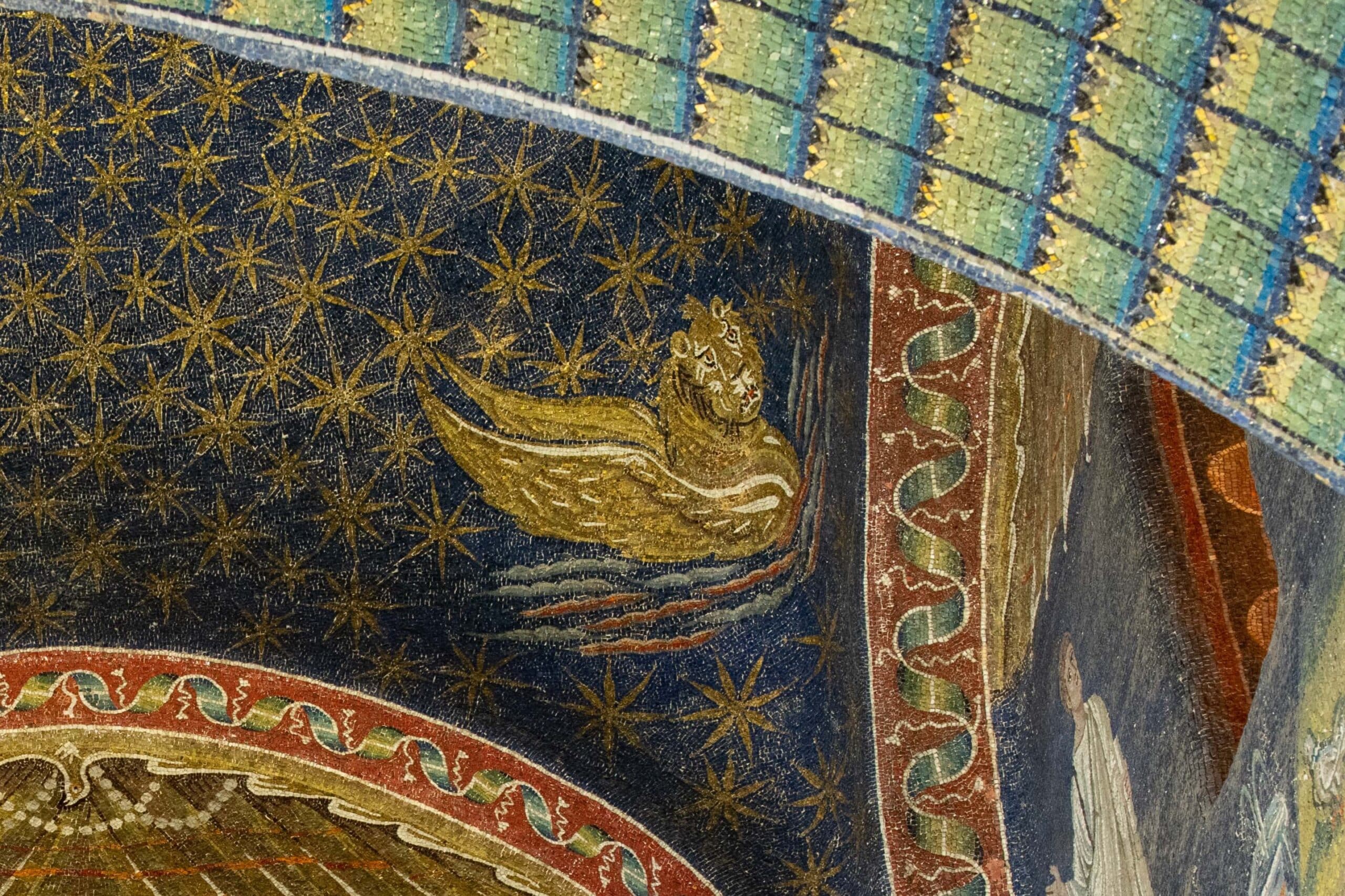 Ravenna, dettaglio del leone nel pennacchio della cupola del mausoleo di Galla Placidia.