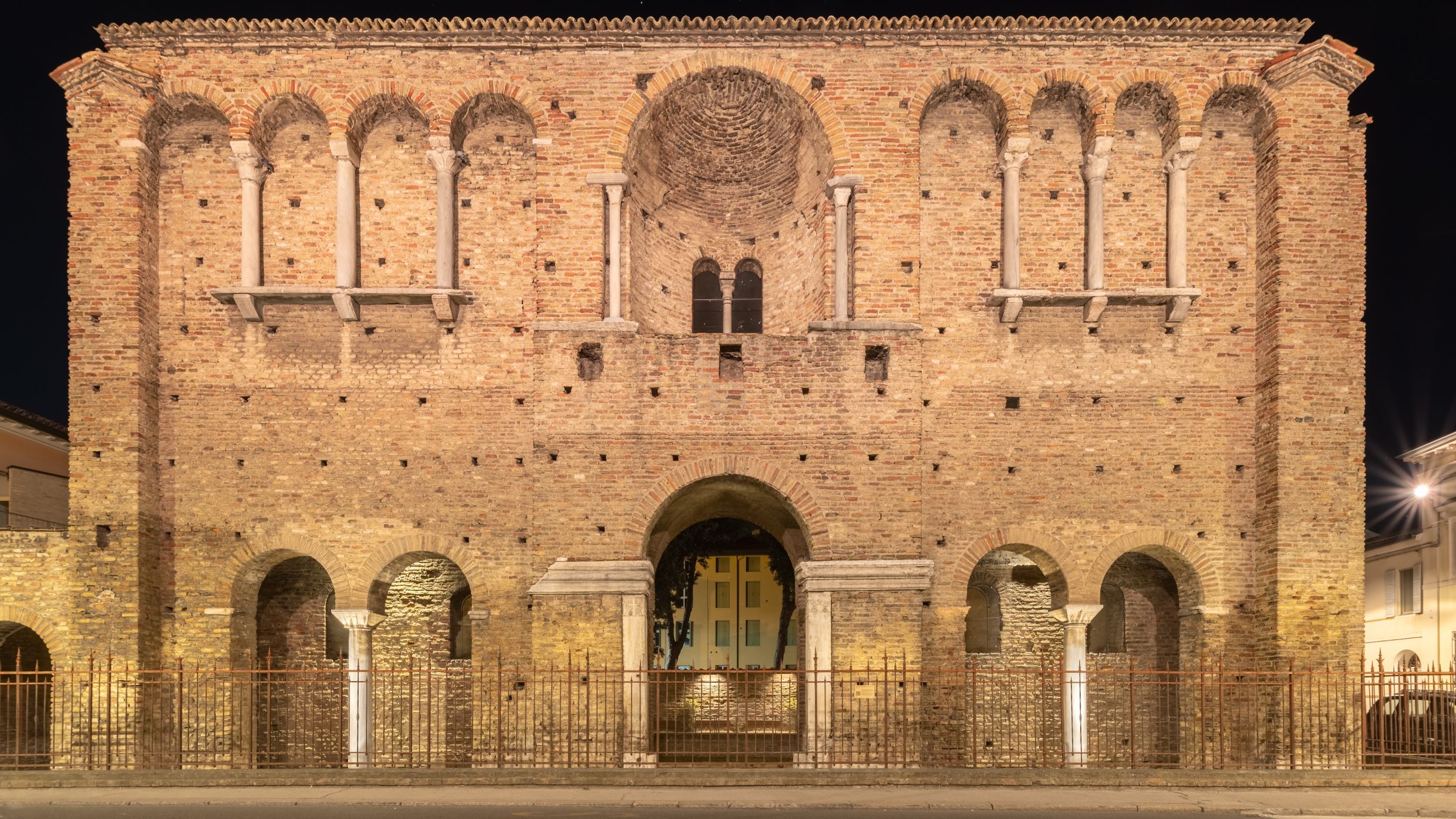 Ravenna, esterno del Palazzo di Teodorico.