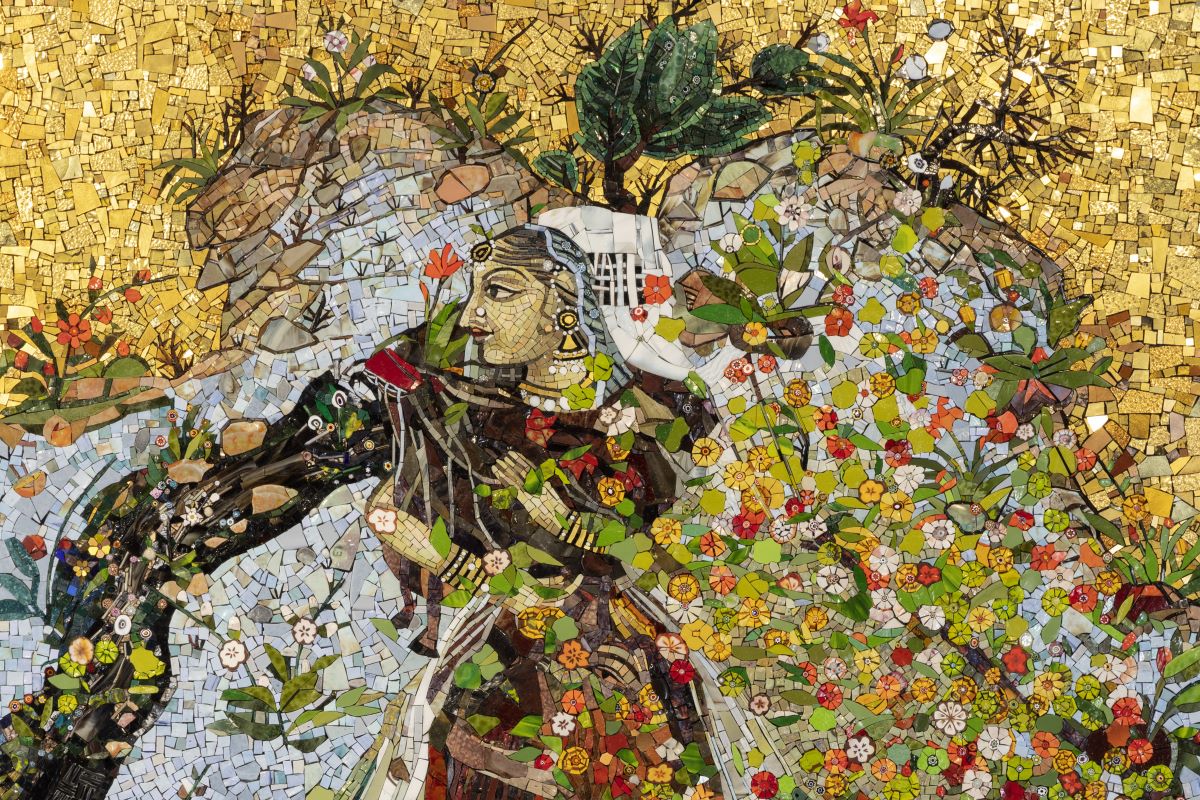 Immagine di un'opera di Sikander con una donna orientale in un giardino con fiori e pietre.